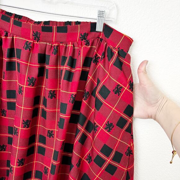 [Hot Topic] Harry Potter Red Gryffindor Plaid Mini Skirt Hogwarts Pockets Sz 2X - Picture 10 of 11
